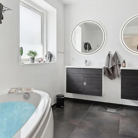 Stunning Home In Holbaek With Sauna *