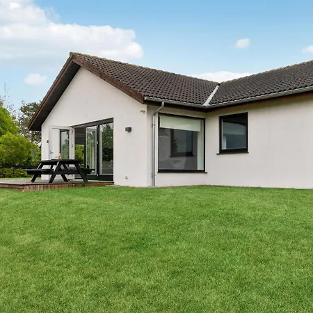 3 Bedroom Awesome In Holbaek Holiday home